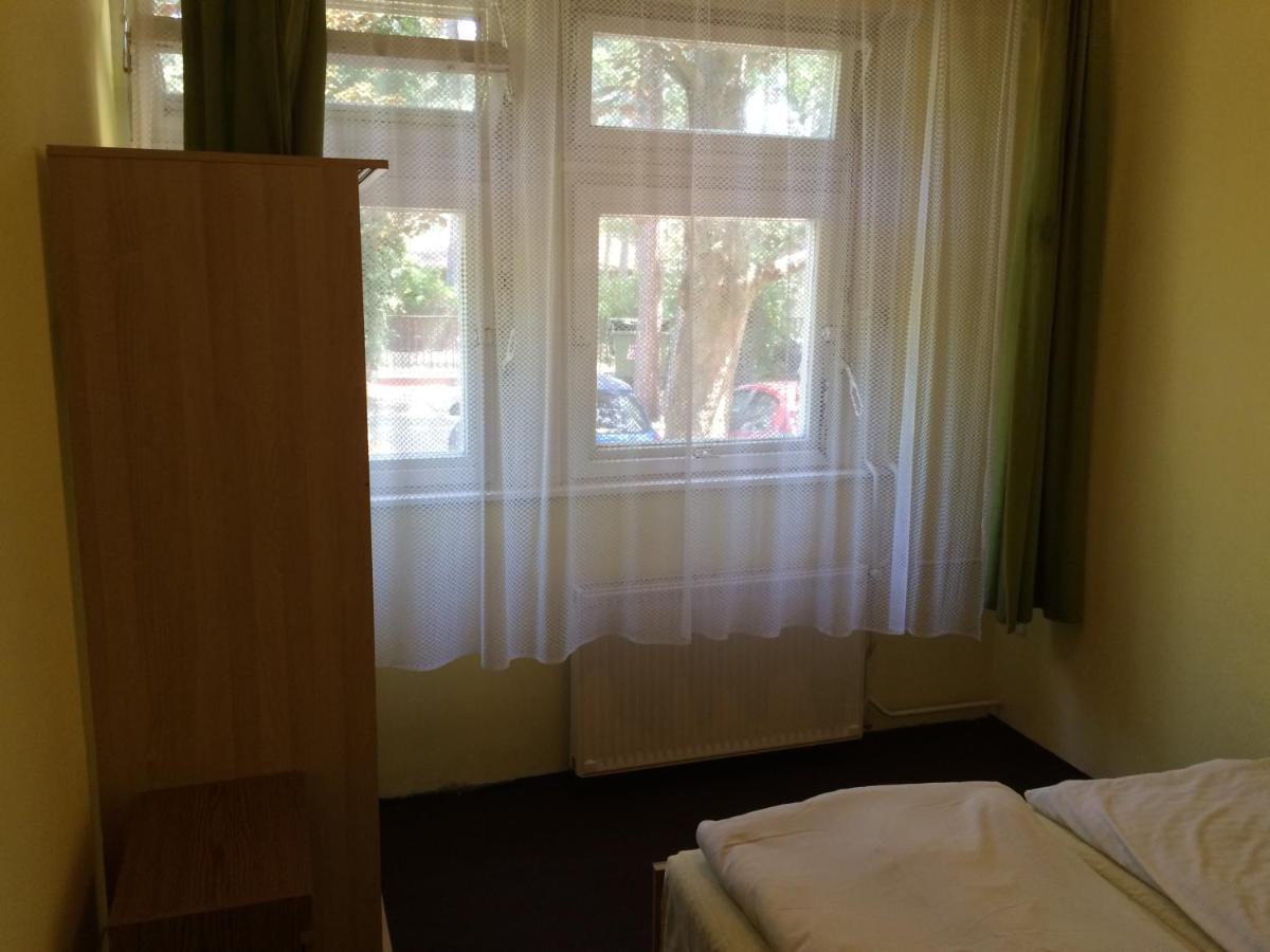 Fenyves Panzio Bed & Breakfast Siófok Rom bilde
